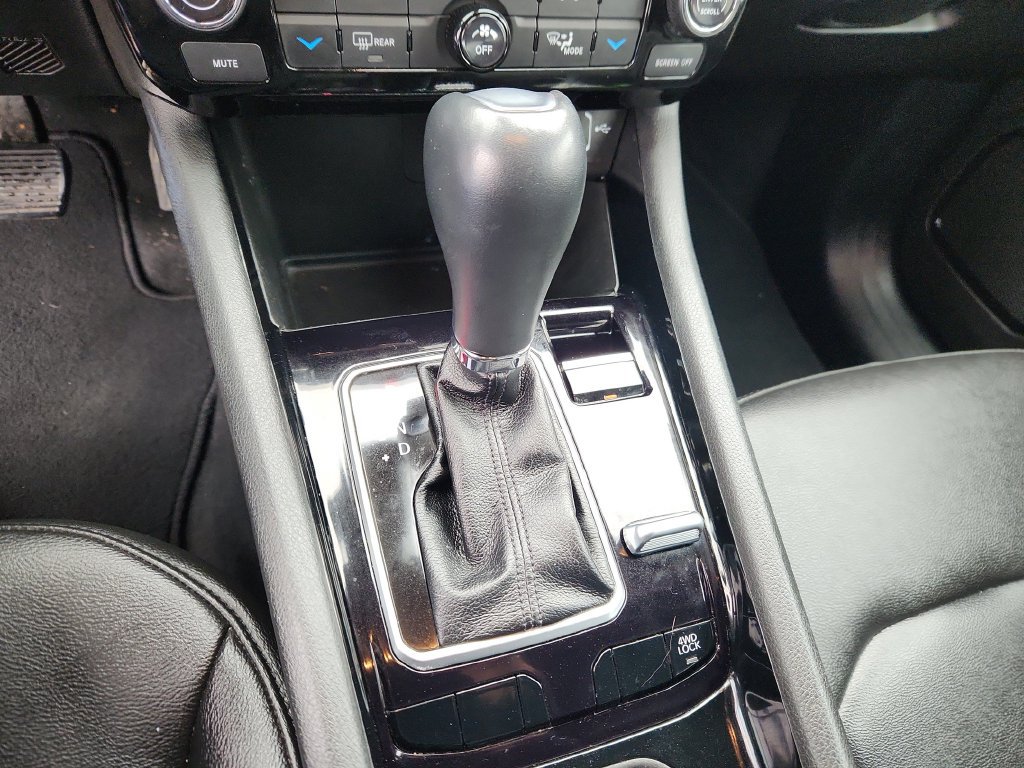 Certified 2025 Jeep Compass Limited AWD/4WD image 19