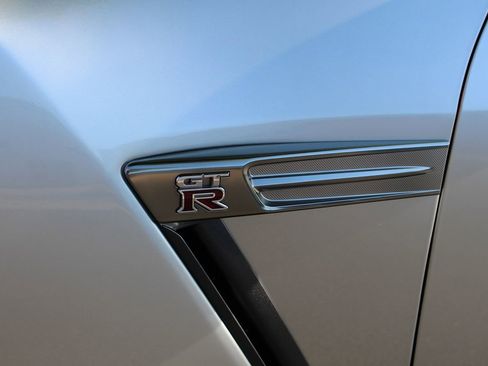 Used 2009 Nissan GT-R Premium AWD/4WD image 49