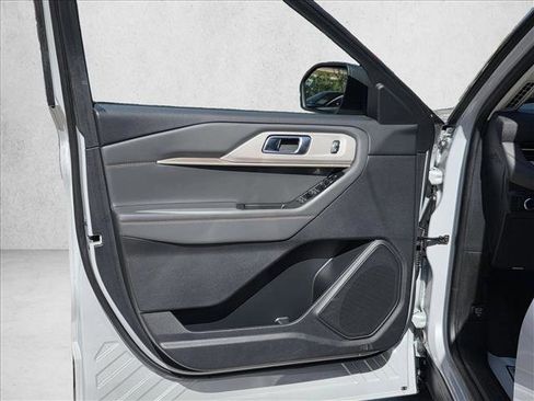 Used 2025 Ford Explorer Active image 13