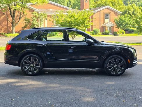 Used 2020 Bentley Bentayga Design Series image 7