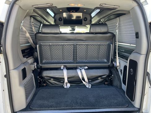 Used 2019 Chevrolet Express 2500 w/ Enhanced Convenience Package image 36