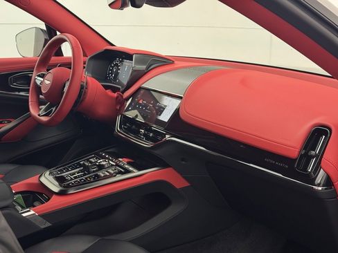 Used 2025 Aston Martin DBX 707 image 63