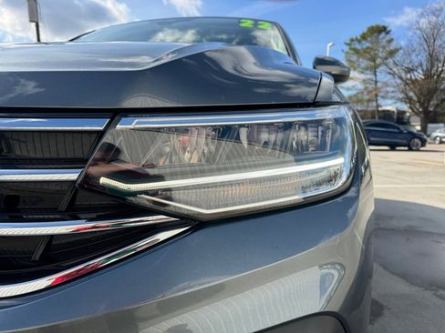 Used 2022 Volkswagen Tiguan SE w/ Panoramic Sunroof Package image 30