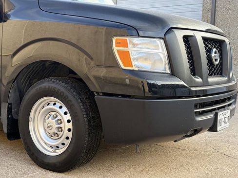 Used 2018 Nissan NV 3500 S image 11