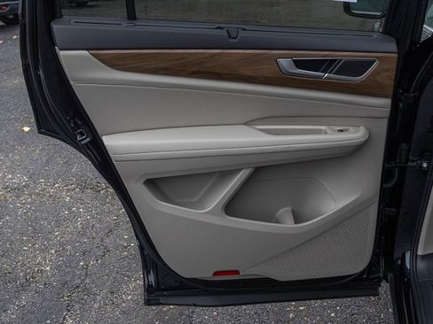 New 2026 Volkswagen Atlas SE image 36