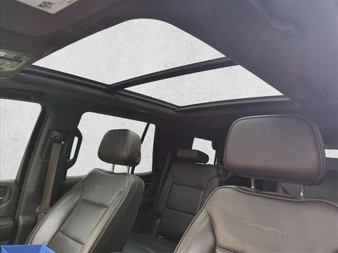 Used 2021 GMC Yukon Denali w/ Denali Premium Package image 26