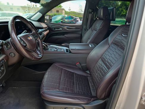 Used 2024 Cadillac Escalade ESV Premium Luxury Platinum AWD/4WD image 25