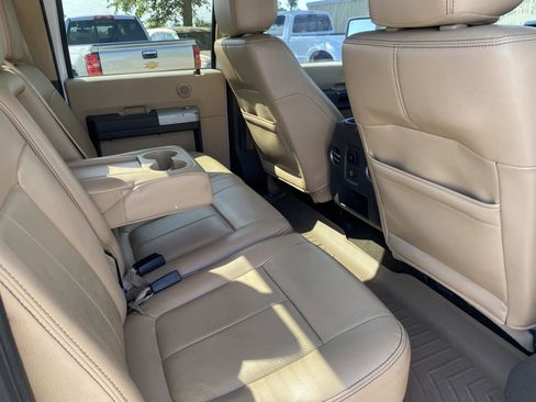 Used 2013 Ford F250 Lariat w/ Lariat Interior Pkg image 9