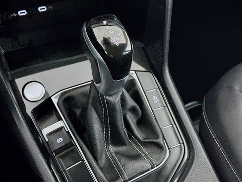 Used 2024 Volkswagen Taos SE image 24