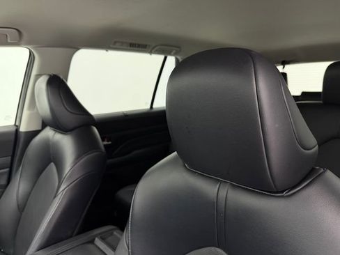 Used 2024 Toyota Grand Highlander XLE image 25