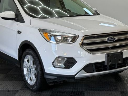 Used 2019 Ford Escape SE AWD/4WD image 2