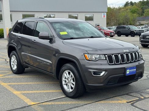 Used 2019 Jeep Grand Cherokee Laredo AWD/4WD image 7