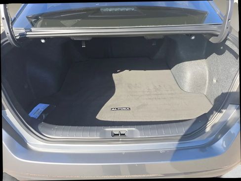 Used 2025 Nissan Altima 2.5 S image 17