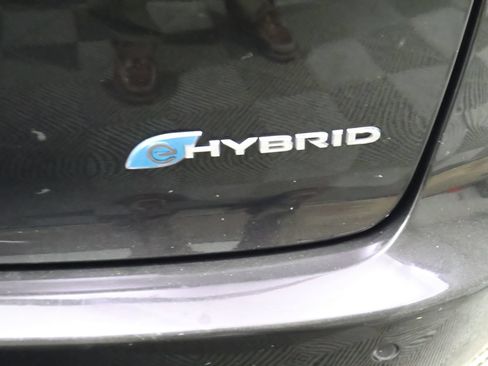 Used 2023 Chrysler Pacifica Touring-L FWD image 9