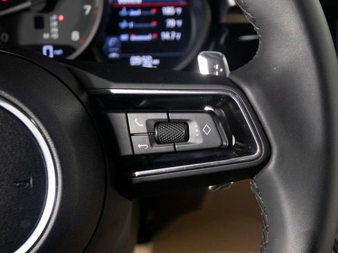 Certified 2026 Porsche Macan AWD/4WD image 19