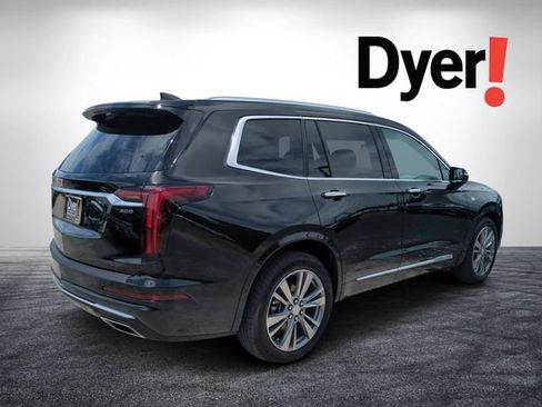 Used 2025 Cadillac XT6 Premium Luxury FWD image 3