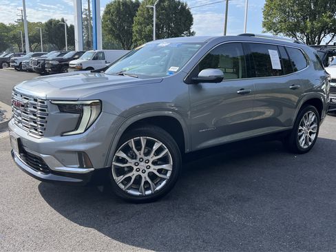 Used 2025 GMC Acadia Denali w/ Super Cruise Package FWD image 5