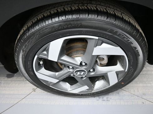 Certified 2023 Hyundai Venue Limited w/ Cargo Package image 15