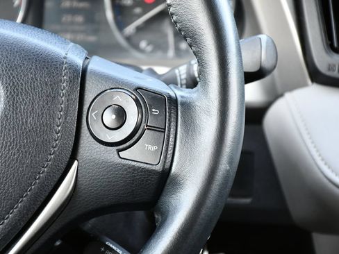 Used 2016 Toyota RAV4 XLE AWD/4WD image 23