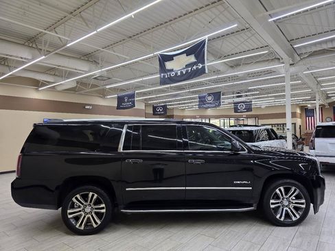 Used 2017 GMC Yukon XL Denali w/ Open Road Package AWD/4WD image 5