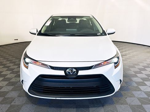 Used 2025 Toyota Corolla LE FWD image 8