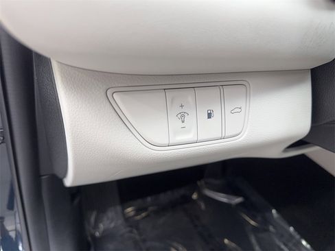 Used 2025 Genesis G70 2.5T image 56