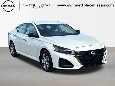 Certified 2025 Nissan Altima 2.5 S image 3