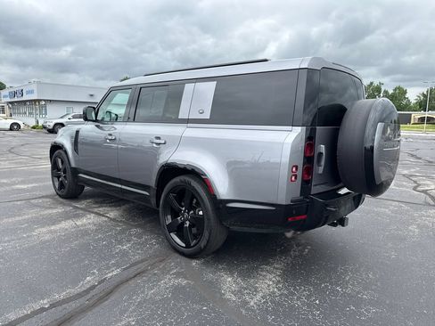 Used 2024 Land Rover Defender 130 X-Dynamic SE AWD/4WD image 2