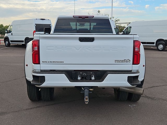 Used 2024 Chevrolet Silverado 3500 High Country w/ High Country Premium Package AWD/4WD image 6