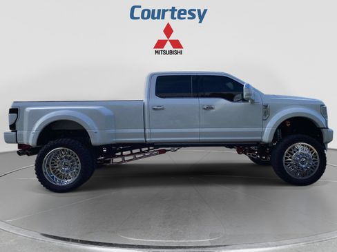 Used 2022 Ford F450 Platinum w/ FX4 Off-Road Package AWD/4WD image 8
