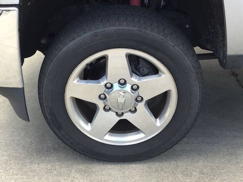 Used 2015 Chevrolet Silverado 2500 LTZ w/ Duramax Plus Package AWD/4WD image 11