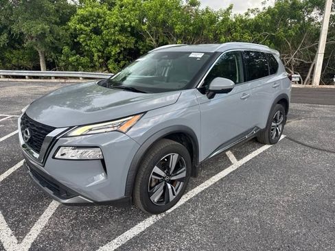 Used 2023 Nissan Rogue SL FWD image 1
