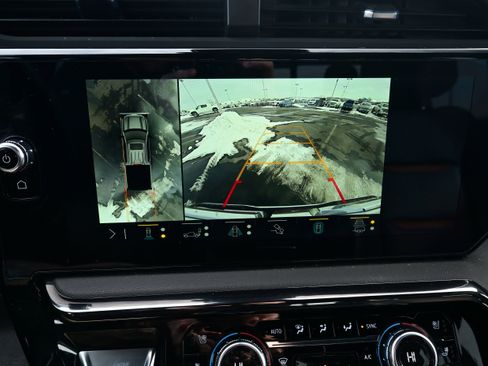 Used 2023 GMC Sierra 1500 AT4 w/ AT4 Premium Package image 28