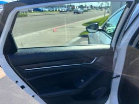 Used 2022 Honda Accord Touring image 29