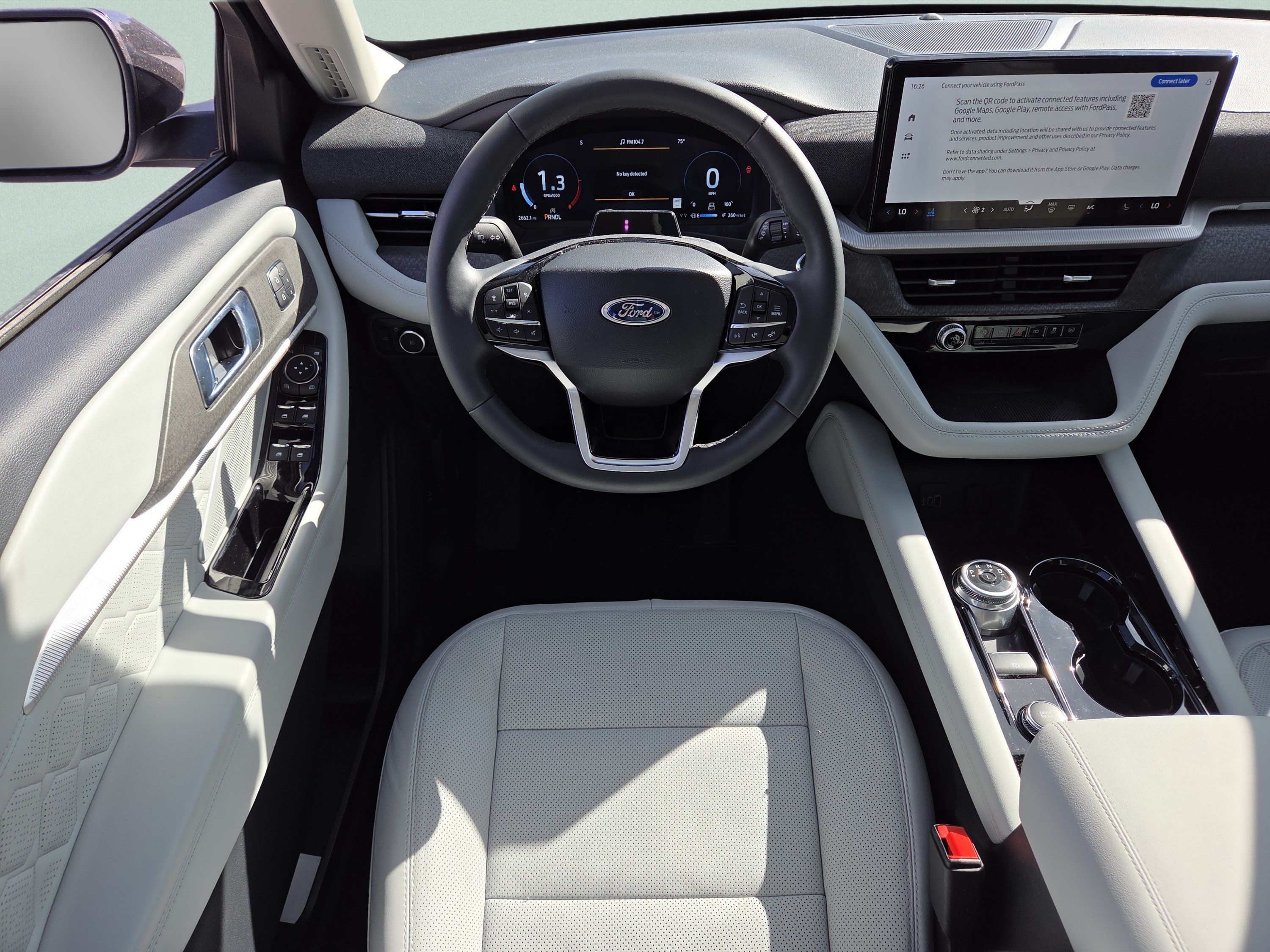 Used 2026 Ford Explorer Platinum w/ LUX Leather Package AWD/4WD image 4
