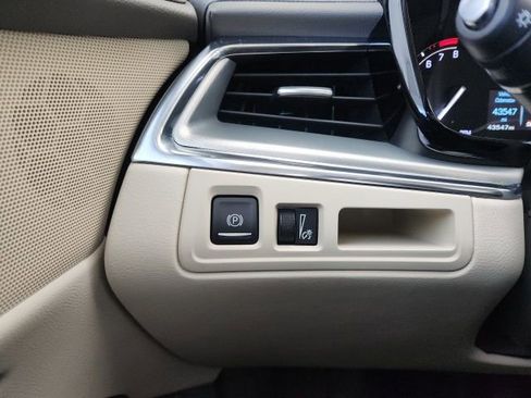 Used 2019 Cadillac XT5 Luxury image 35