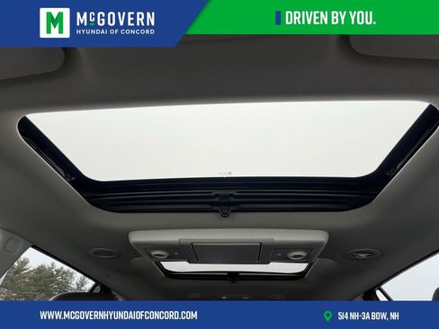 Used 2017 Buick Enclave Premium w/ Experience Buick Package image 11