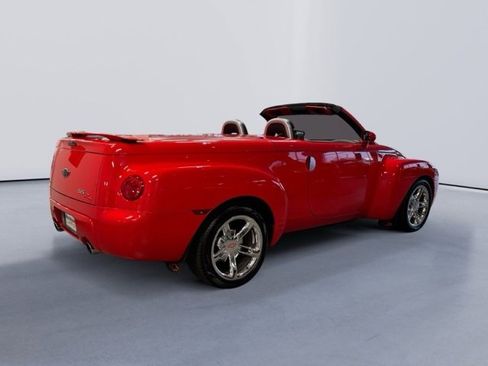 Used 2003 Chevrolet SSR w/ Preferred Equipment Group image 3