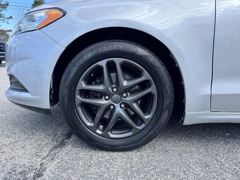 Used 2013 Ford Fusion SE FWD image 4