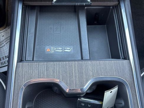 Used 2025 GMC Acadia Denali w/ LPO, Floor Liner Package AWD/4WD image 28
