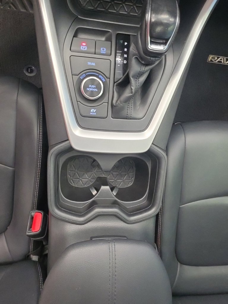 Used 2021 Toyota RAV4 XLE Premium AWD/4WD image 33