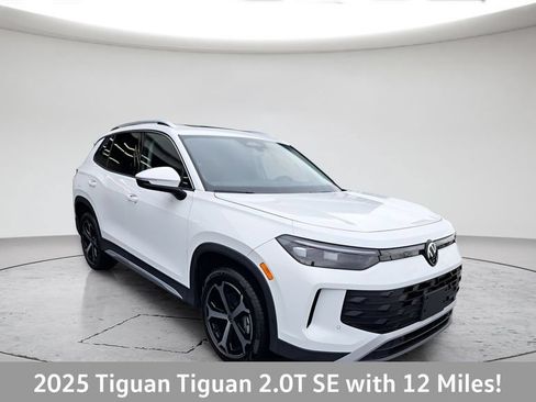 New 2025 Volkswagen Tiguan SE AWD/4WD image 1