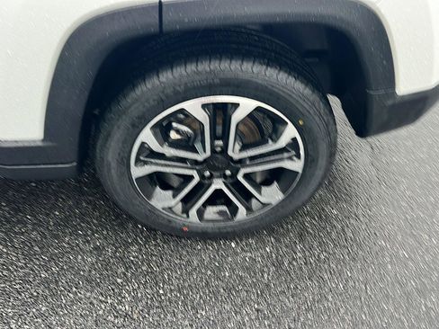 Used 2022 Jeep Compass Limited image 37