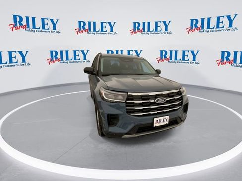 New 2026 Ford Explorer Active image 2