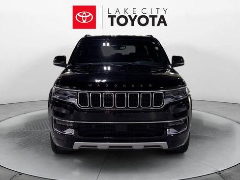 Used 2024 Jeep Wagoneer L Series II image 11