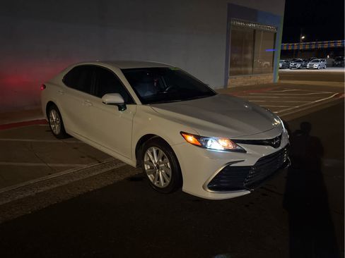 Used 2024 Toyota Camry LE image 15