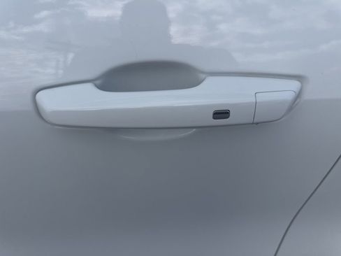 Used 2025 Buick Enclave Preferred image 6