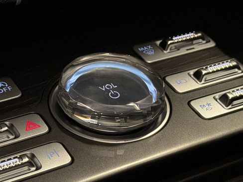 New 2026 Lincoln Nautilus Reserve AWD/4WD image 33