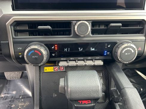 Used 2025 Toyota 4Runner TRD Off-Road Premium image 37