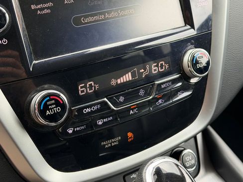 Used 2023 Nissan Murano SV image 22